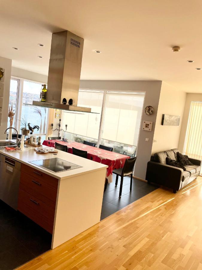 Stylish And Relaxing Two Bedroom Appartment, View Over Harbour Hafnarfjörður Exterior foto